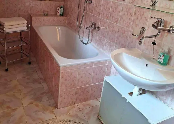 Pod Maliarkou Apartment